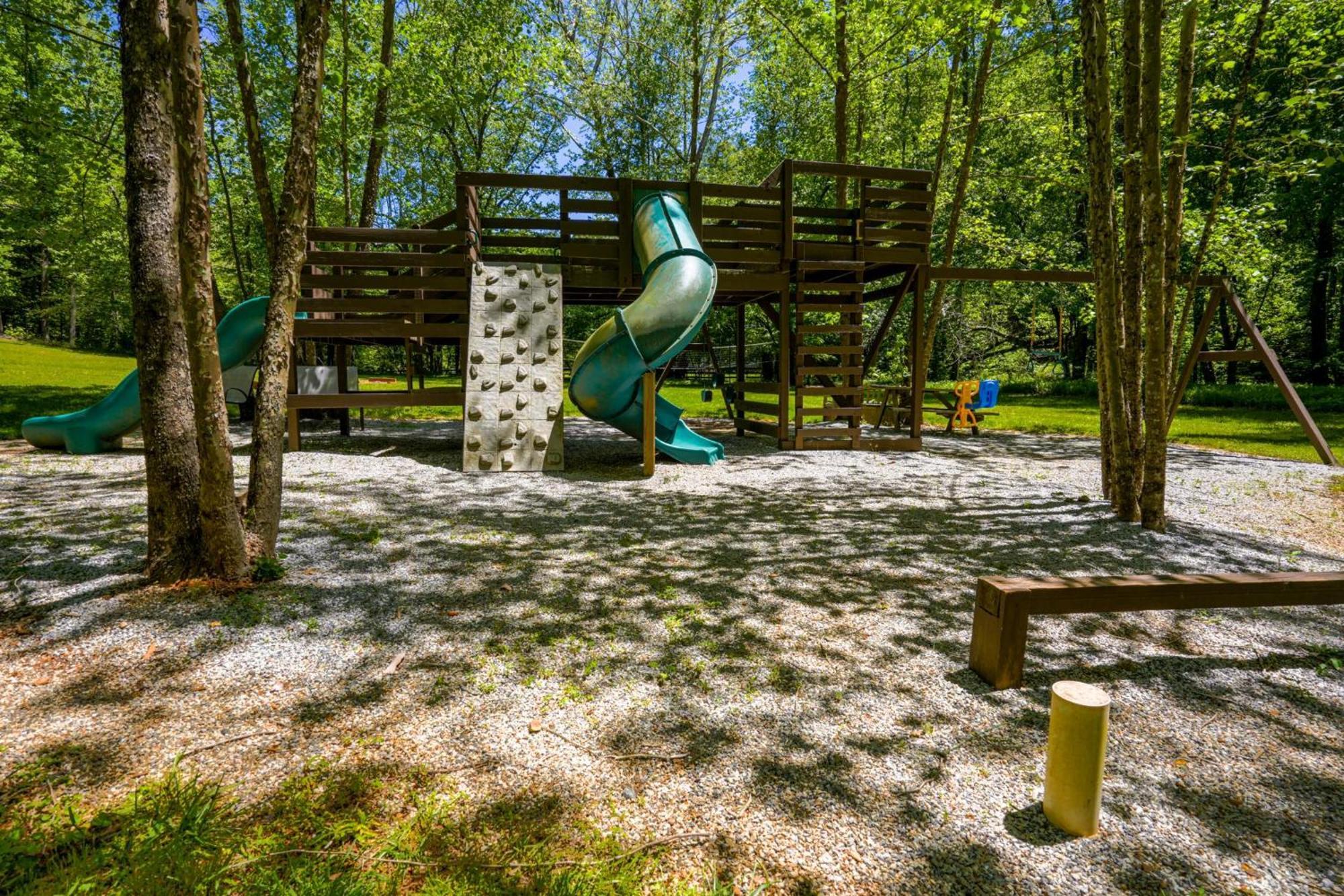 The Big Little Cabin - Hot Tub & Playground Dahlonega Exterior photo