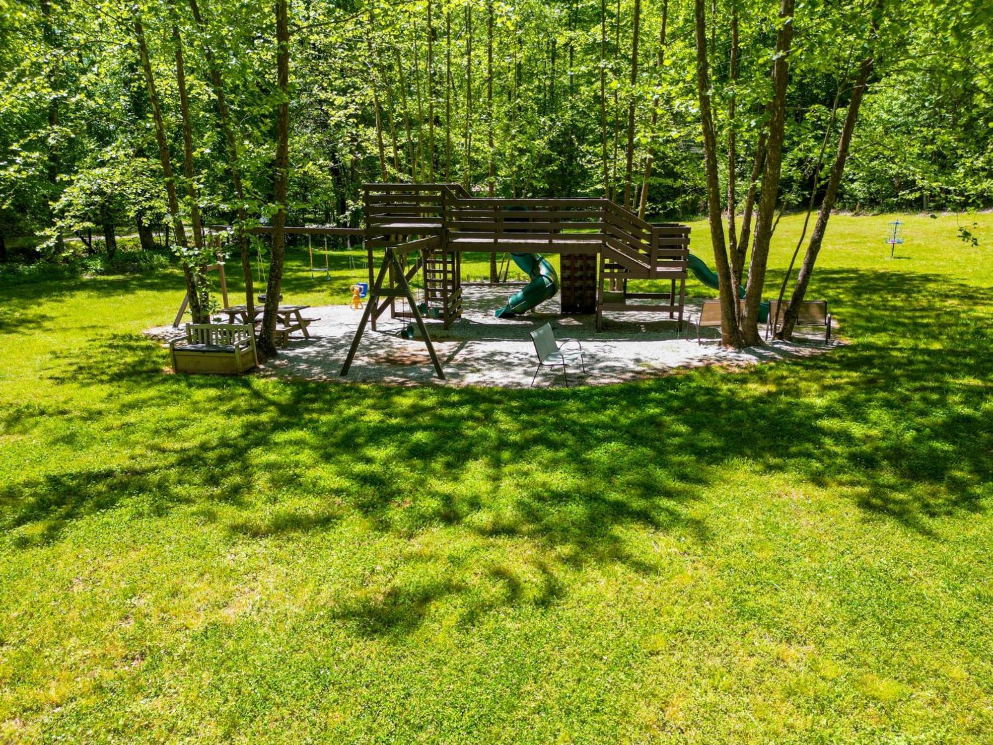The Big Little Cabin - Hot Tub & Playground Dahlonega Exterior photo