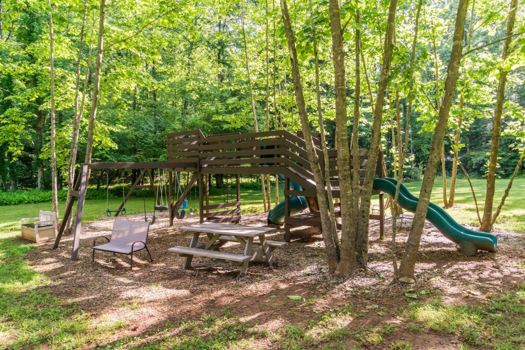 The Big Little Cabin - Hot Tub & Playground Dahlonega Exterior photo