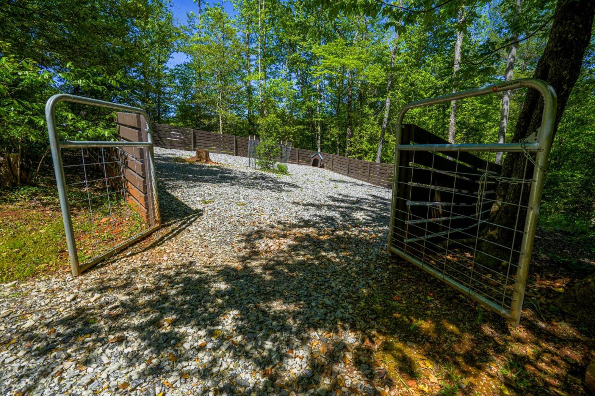 The Big Little Cabin - Hot Tub & Playground Dahlonega Exterior photo