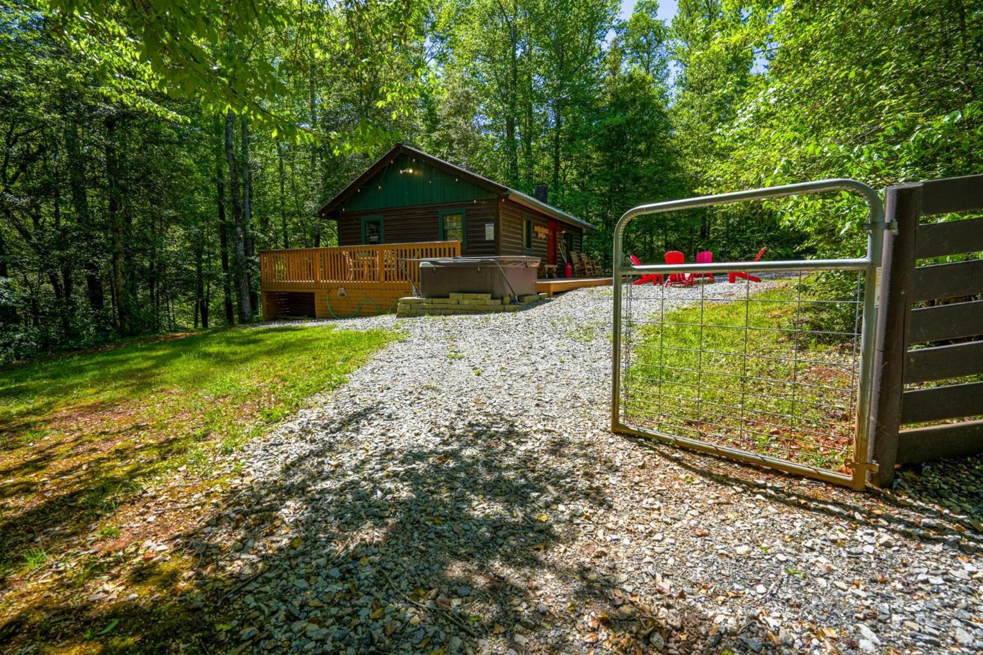 The Big Little Cabin - Hot Tub & Playground Dahlonega Exterior photo